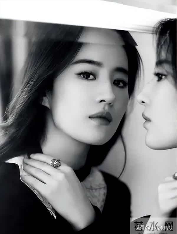 刘亦菲的美,清冷仙气,美得人不敢靠近