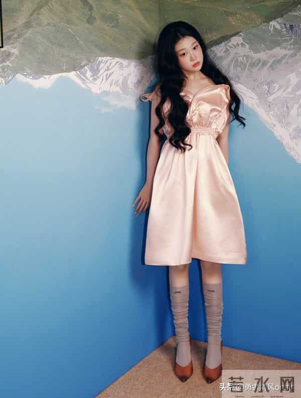 沈佳润最新杂志大片, 青春洋溢好美啊 ! 第七张妥妥的财阀千金即视感