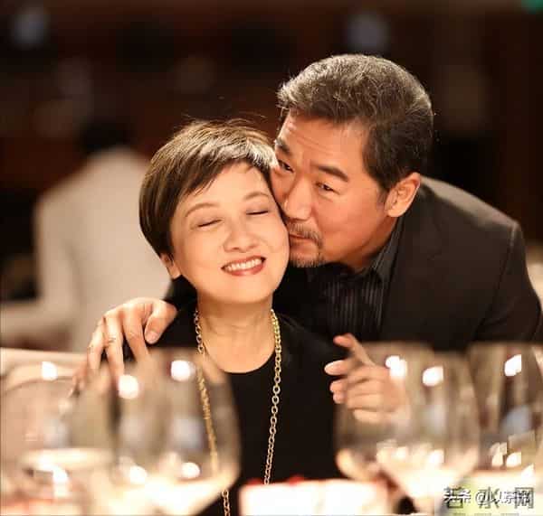 邓婕：大半辈为家操碎心，继子定居泰国生儿育女，晚年想定居成都