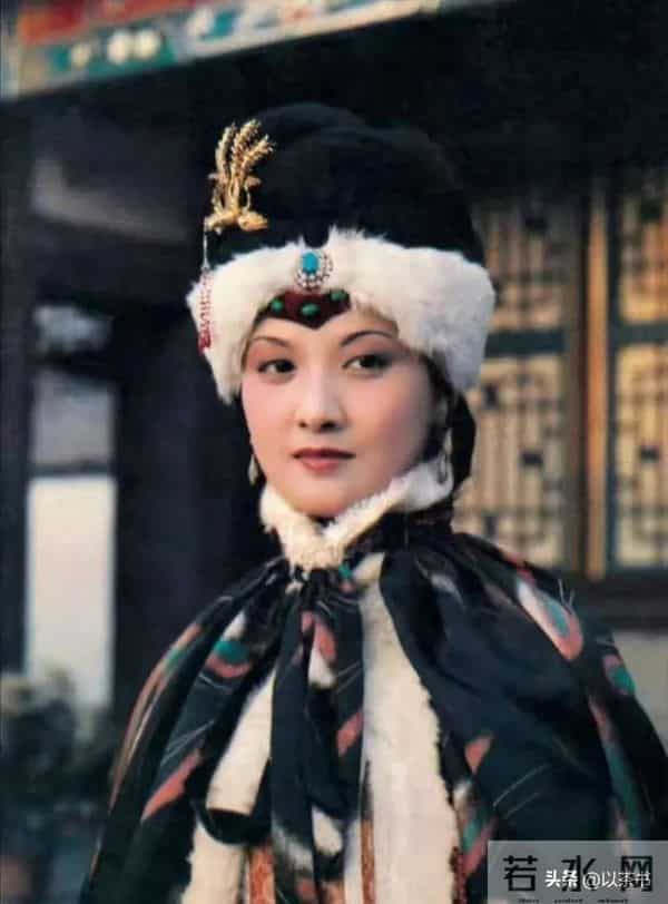 邓婕：大半辈为家操碎心，继子定居泰国生儿育女，晚年想定居成都