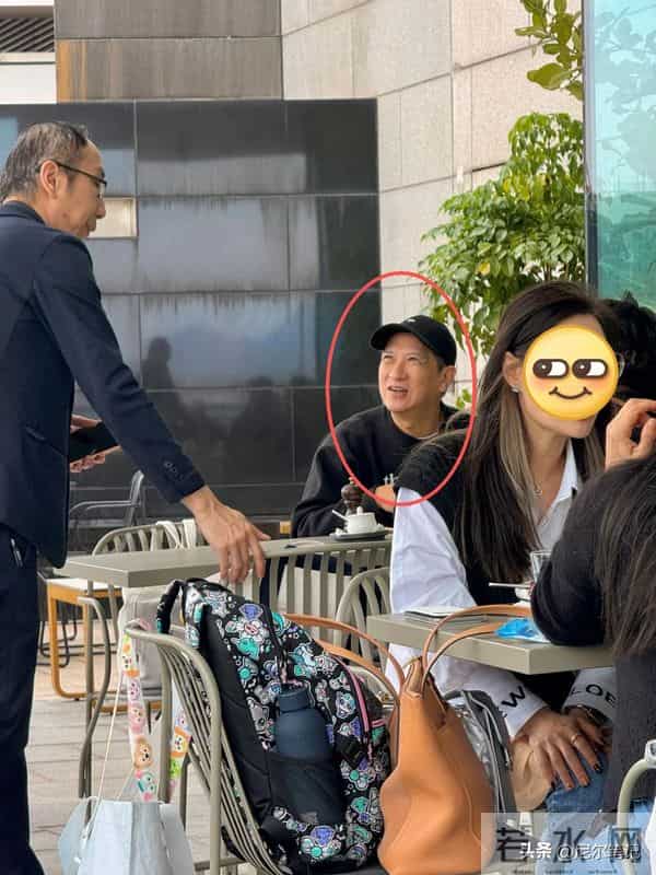 张家辉生日被偶遇,老到眉毛发白长老年斑,一身“老人味”藏不住