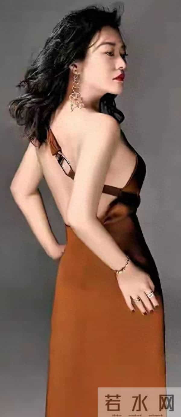 郝蕾性感写真身材大揭秘 要胸有胸要屁股有屁股 身材丰腴太迷人了