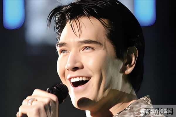 费翔在英国独居