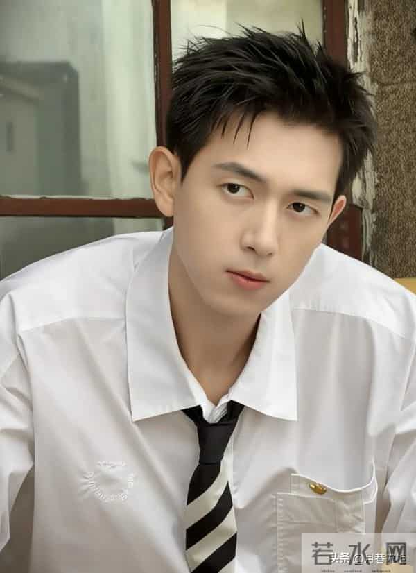 悬着的心终于放下了，从顶流到销声匿迹的李现，已走上了另一条路