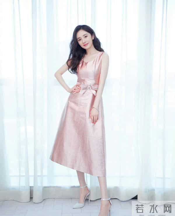 杨幂 粉嫩娇俏 又欲又可爱