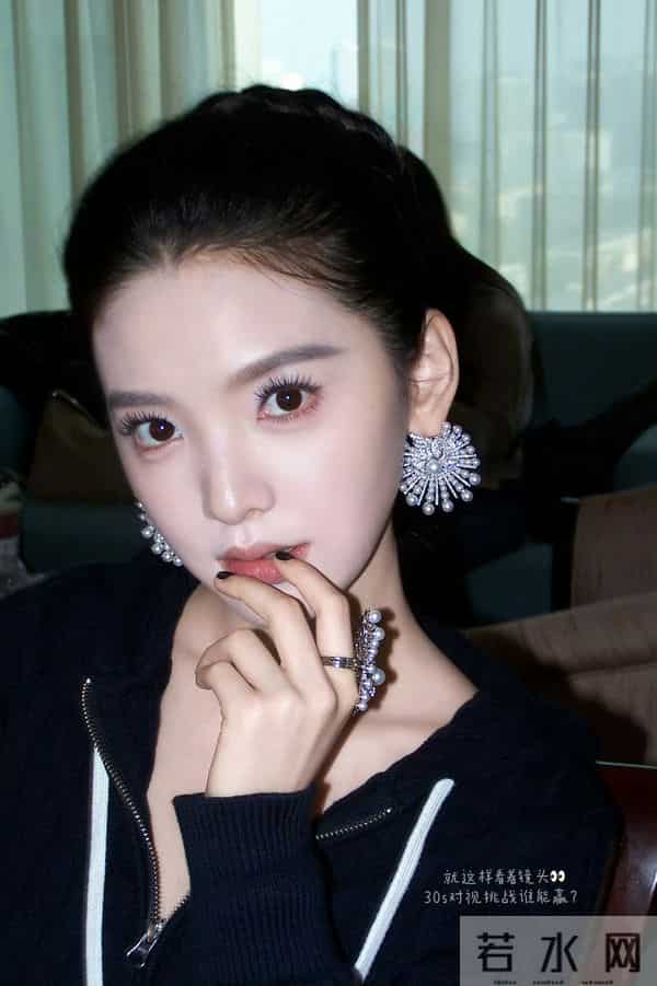 章若楠 腿瘦成“竹竿”引起讨论