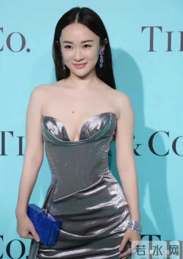 霍思燕穿几十万皮草国外度假 160斤像李湘 尴尬捂嘴笑 杜江像助理