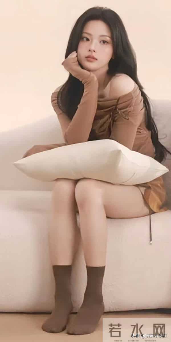 杨超越高清美图，青春感满满，太美了