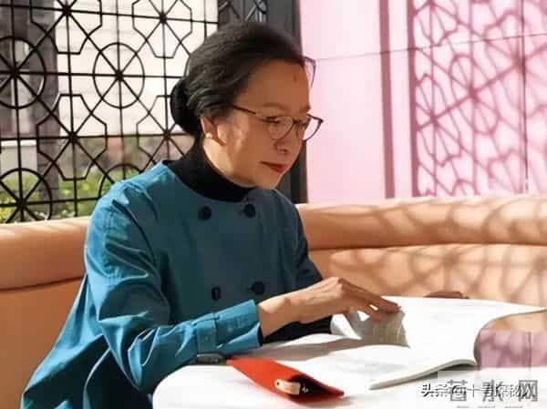 还是老一辈的瓜更好吃!奚美娟人设翻车,婚内出轨污蔑前夫三十年