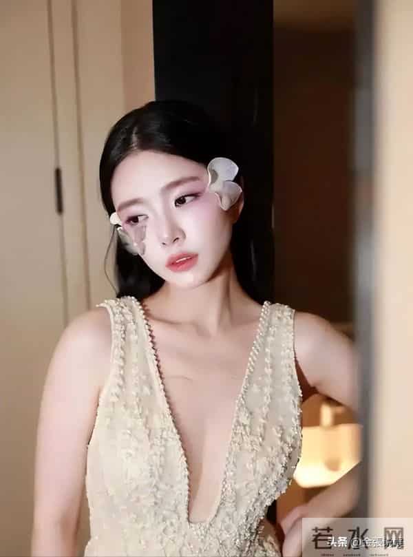 王灿晒胖了16斤自拍照!肚子赘肉藏不住,杜淳忙帮搭配衣服好奢华