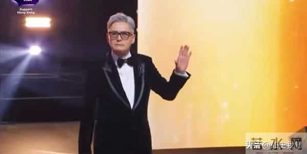 一场颁奖典礼，人情冷暖、江湖地位，在周润发身上体现得淋漓尽致