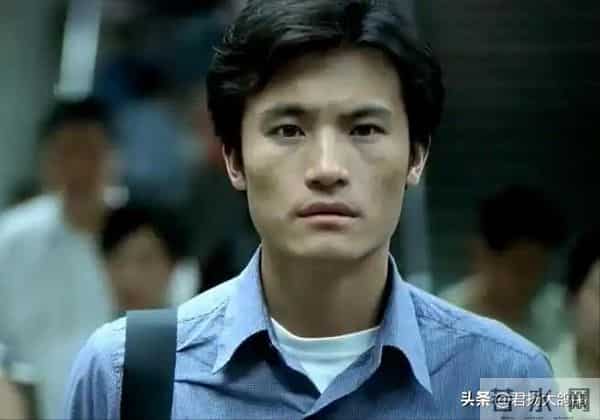 曾与孔琳同居，和柯蓝恋爱，却悄悄娶圈外美女，如今51岁过得如何