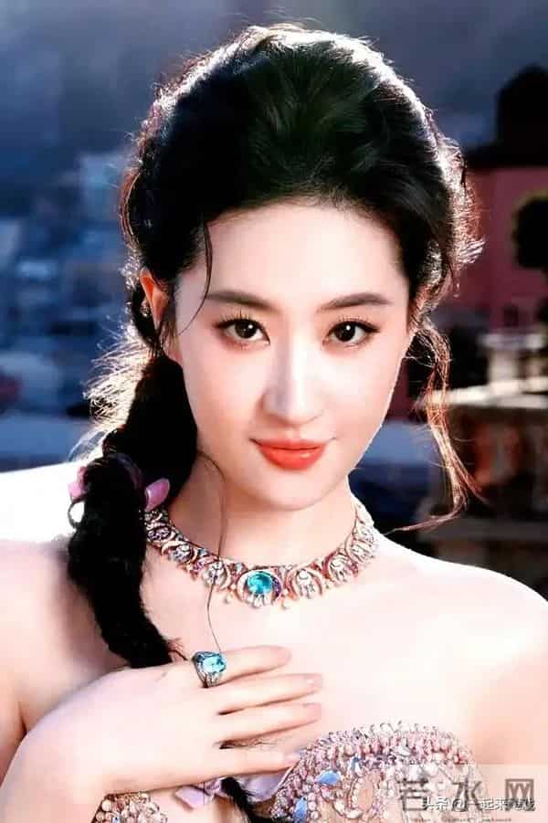 刘亦菲的美,清冷仙气,美得人不敢靠近