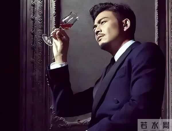 不顾央视警告顶风作案,与刘涛传出绯闻的杨烁,如今这下场不冤