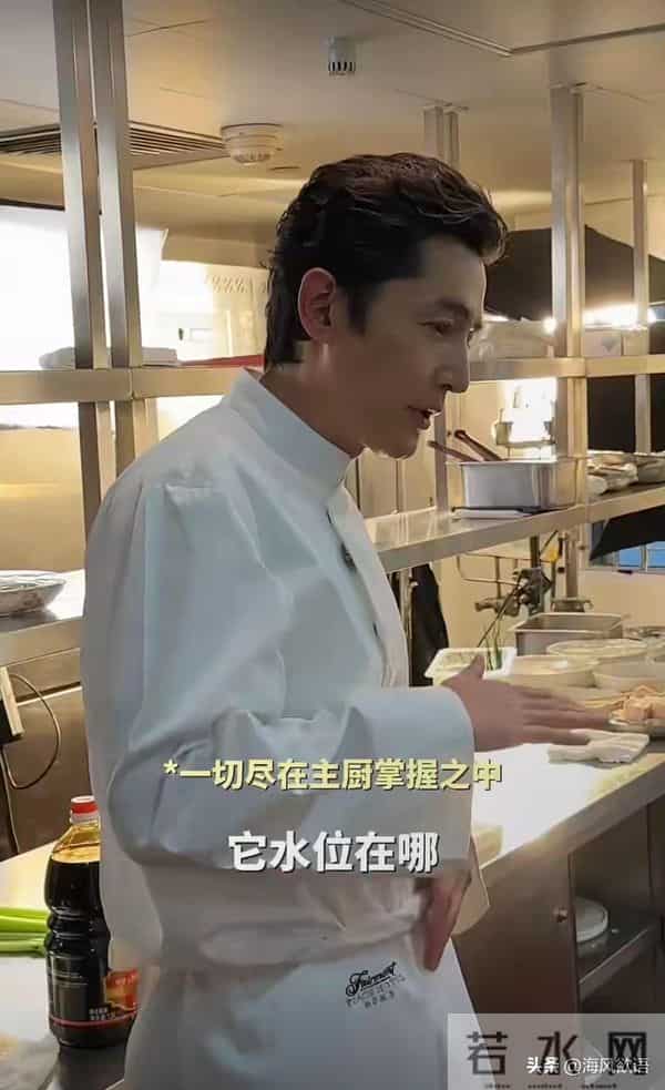 胡歌精通厨艺狂宠妻,做巨型红烧肉,女儿馋蛋糕成“小吃货”