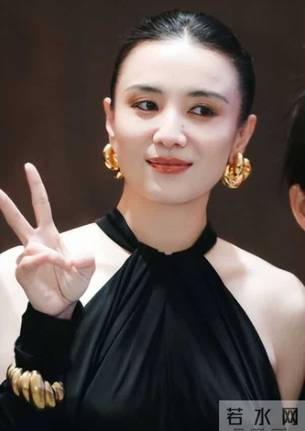 官媒发文,高调官宣45岁宋佳喜讯,她让整个娱乐圈刮目相看