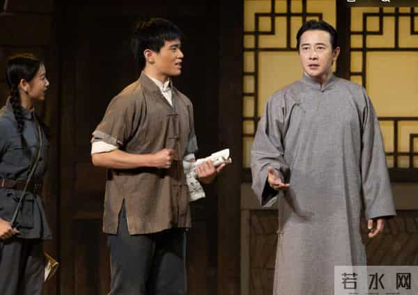 父亲离世13天后，罗晋首露面，胡子拉碴满脸憔悴，唐嫣受无妄之灾