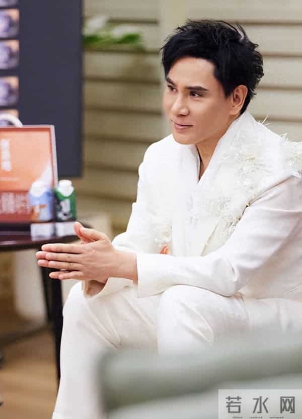 红过毛宁，错过周慧敏，移居加拿大后至今未婚，64岁的他后悔吗？