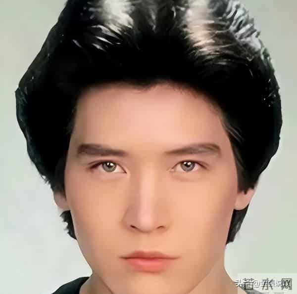 费翔在英国独居