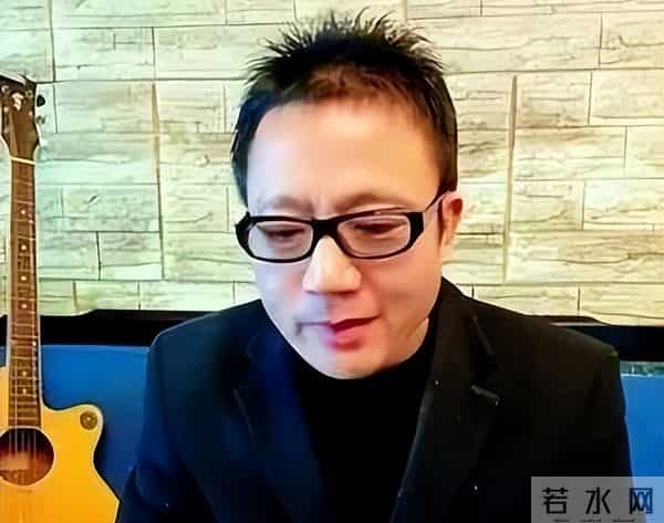 30年写歌越写越穷，前妻失望选择离婚，谁料51岁靠一首歌一夜成名