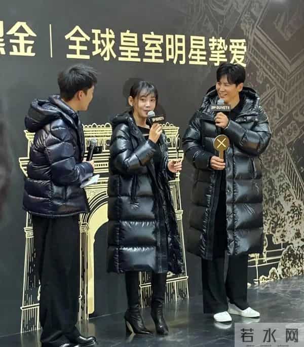 于晓光夫妇合体营业！46岁秋瓷炫皮肤白皙又高又瘦，颜值依旧能打