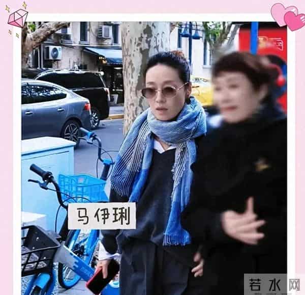 马伊琍美翻了！出席母校80周年校庆，梳着丸子头，松弛感十足