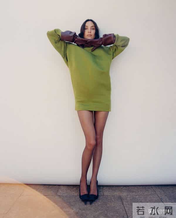 英国超模艾里珊·钟,MiuMiu2025度假系列服饰摄影