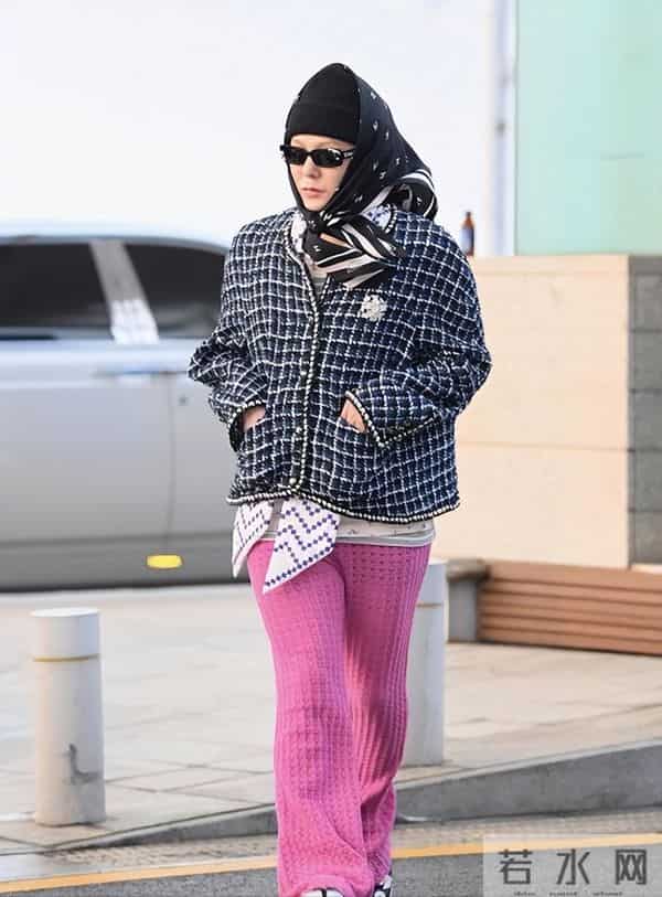 香奈儿大秀,辛芷蕾王一博同台看秀像姐弟,权志龙姨化穿搭辣眼睛