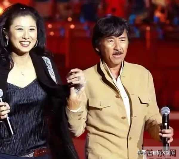 林子祥也没想到，小14岁的妻子叶倩文，如今会用一个举动为他争光