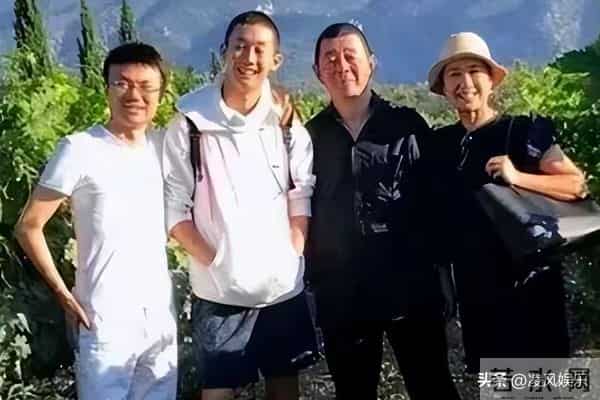 59岁蒋雯丽现状，淡出娱乐圈，定居英国，成为婚姻中真正的赢家