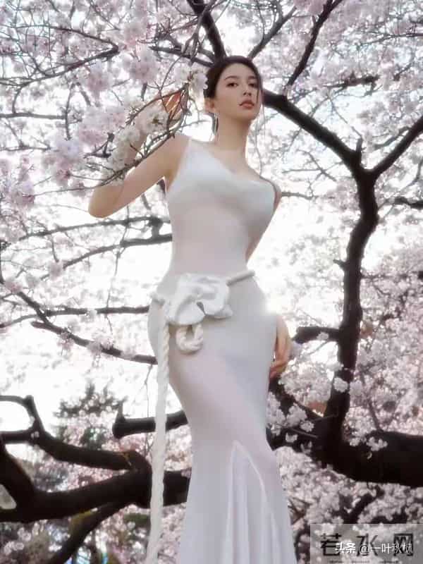 陈雅欣-身材和颜值太扛打了,性感身材搭配神仙颜值,楚楚动人。