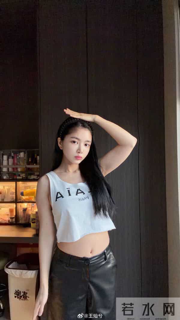 杜淳老婆开心宣布增肥16斤,整个人圆一圈,已胖出小肚腩