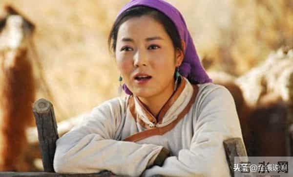 国家一级演员王茜华:45岁高龄为小丈夫生儿子,她后悔了吗?