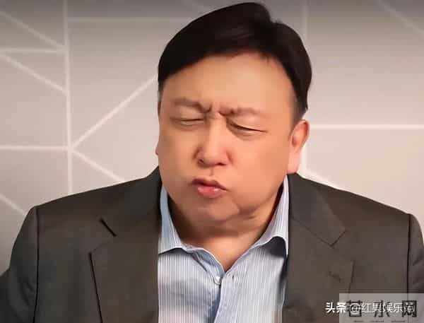 装都不装了！王晶曝易烊千玺拿奖内幕，内娱“遮羞布”都被扯烂了