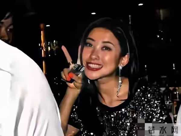 演员朱珠早期图片流出反差巨大令人唏嘘原来你是这样的朱珠呀