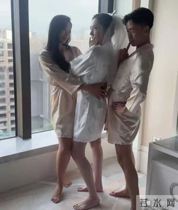 许玮甯婚前睡衣派对嗨翻，瘦高白皙超亮眼，人群中美成风景