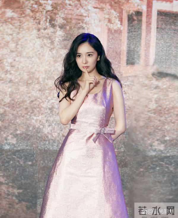 杨幂 粉嫩娇俏 又欲又可爱