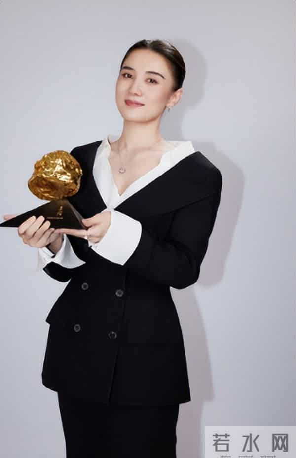 官媒发文,高调官宣45岁宋佳喜讯,她让整个娱乐圈刮目相看