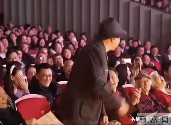 53岁徐峥没有想到 因为母校上戏理发阿姨的一句喊话 实现了口碑暴增