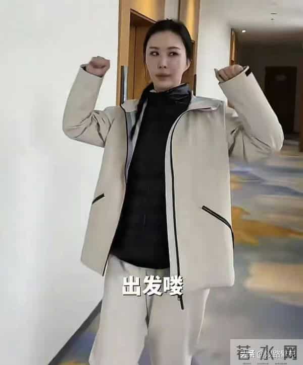 74岁王石断崖式衰老,44岁田朴珺登千米雪山,30岁年龄差藏不住了