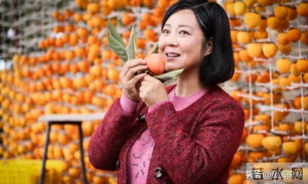 国家一级演员王茜华:45岁高龄为小丈夫生儿子,她后悔了吗?