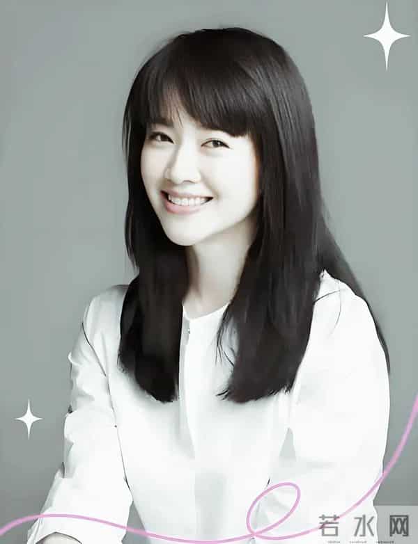 48岁左小青走红毯,礼服不合身超尴尬,状态一言难尽