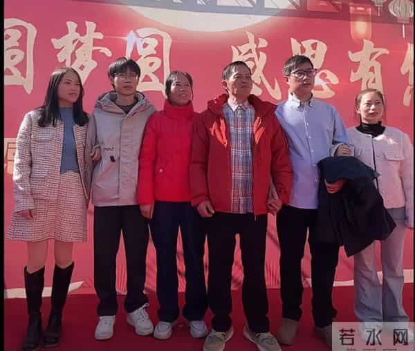 失散30年认亲宴爆火，红包与礼物细节曝光，梁志辉到底做啥呢？