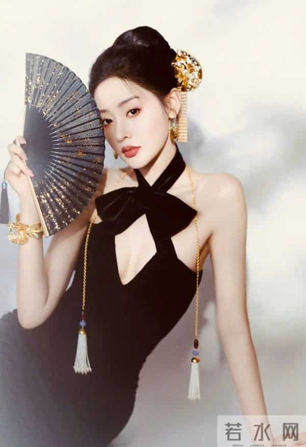 张天爱舔舌头好俏皮,爱了爱了