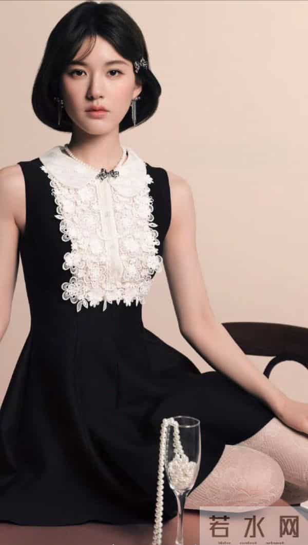赵露思｜蕾丝旗袍+蕾丝袜