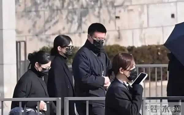 婚变传闻不到半月,罗晋近照曝光形象大变,恶心的一幕却发生了