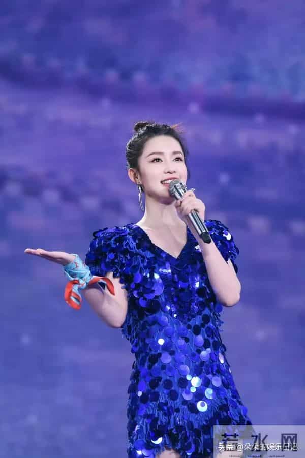 李沁的身材也太绝了,这组写真让人挪不开眼!