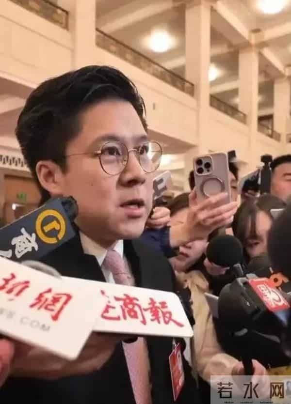 郭晶晶也没想到，霍启刚会因香港火灾后的这一举动，实现口碑暴增