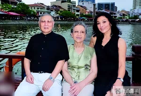 陈冲前夫是他，73岁眼睛炯亮，多年来从事幕后，发展不错生活低调