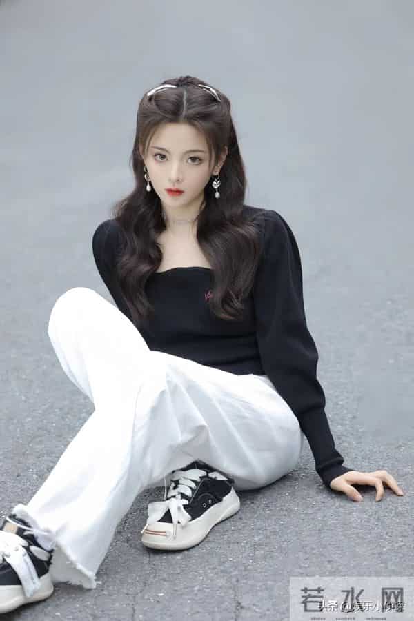 杨超越高清美图，青春感满满，太美了